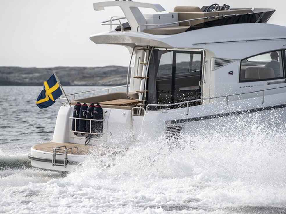 Motorboot Nimbus 405 Flybridge