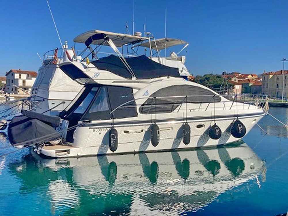 Motorboot Azimut 39