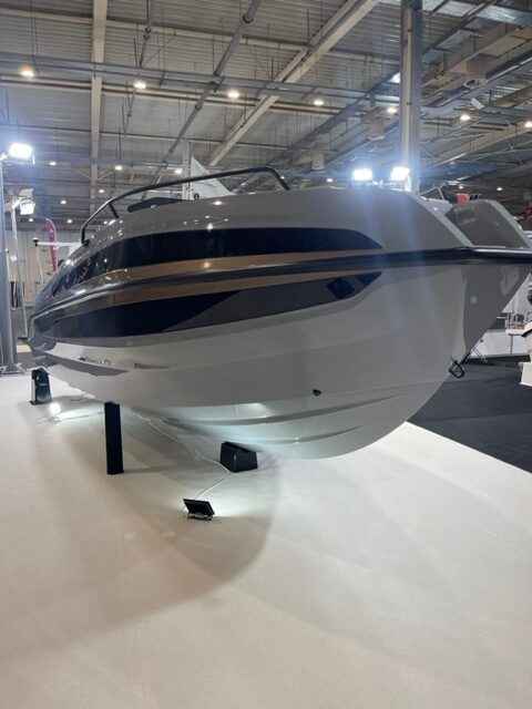 Motorboot Azzara 67S