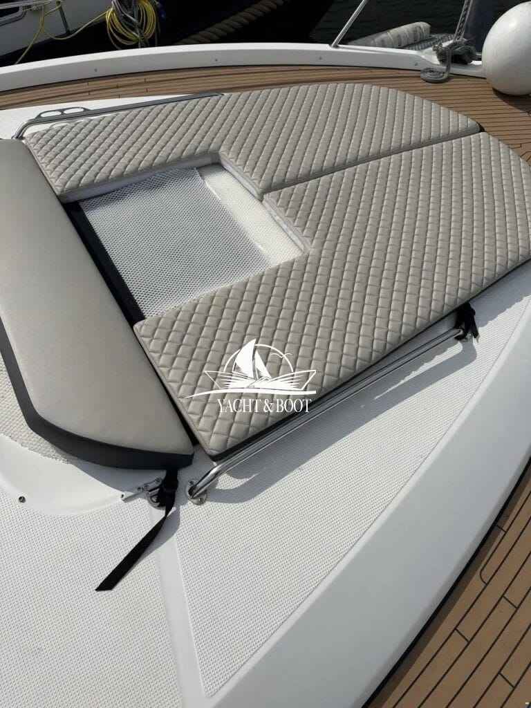 Motorboot Bavaria S 40 HT
