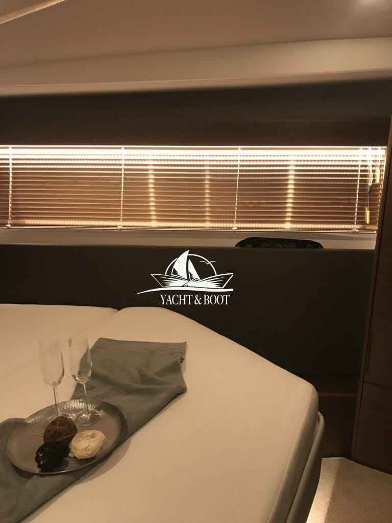 Motorboot Bavaria S 40 HT
