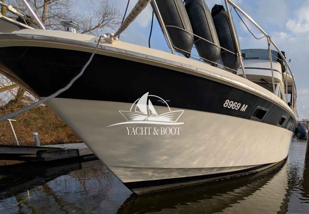 Motorboot Camargue Yacht 42 Sundeck