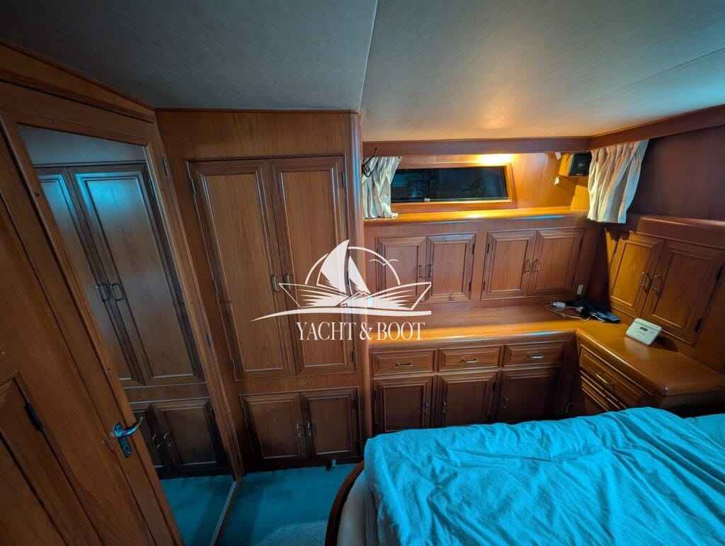 Motorboot Camargue Yacht 42 Sundeck