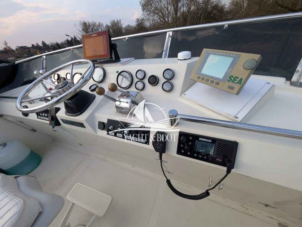 Motorboot Camargue Yacht 42 Sundeck