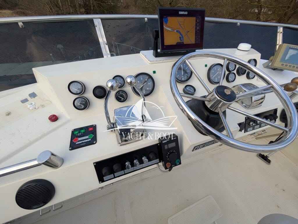 Motorboot Camargue Yacht 42 Sundeck
