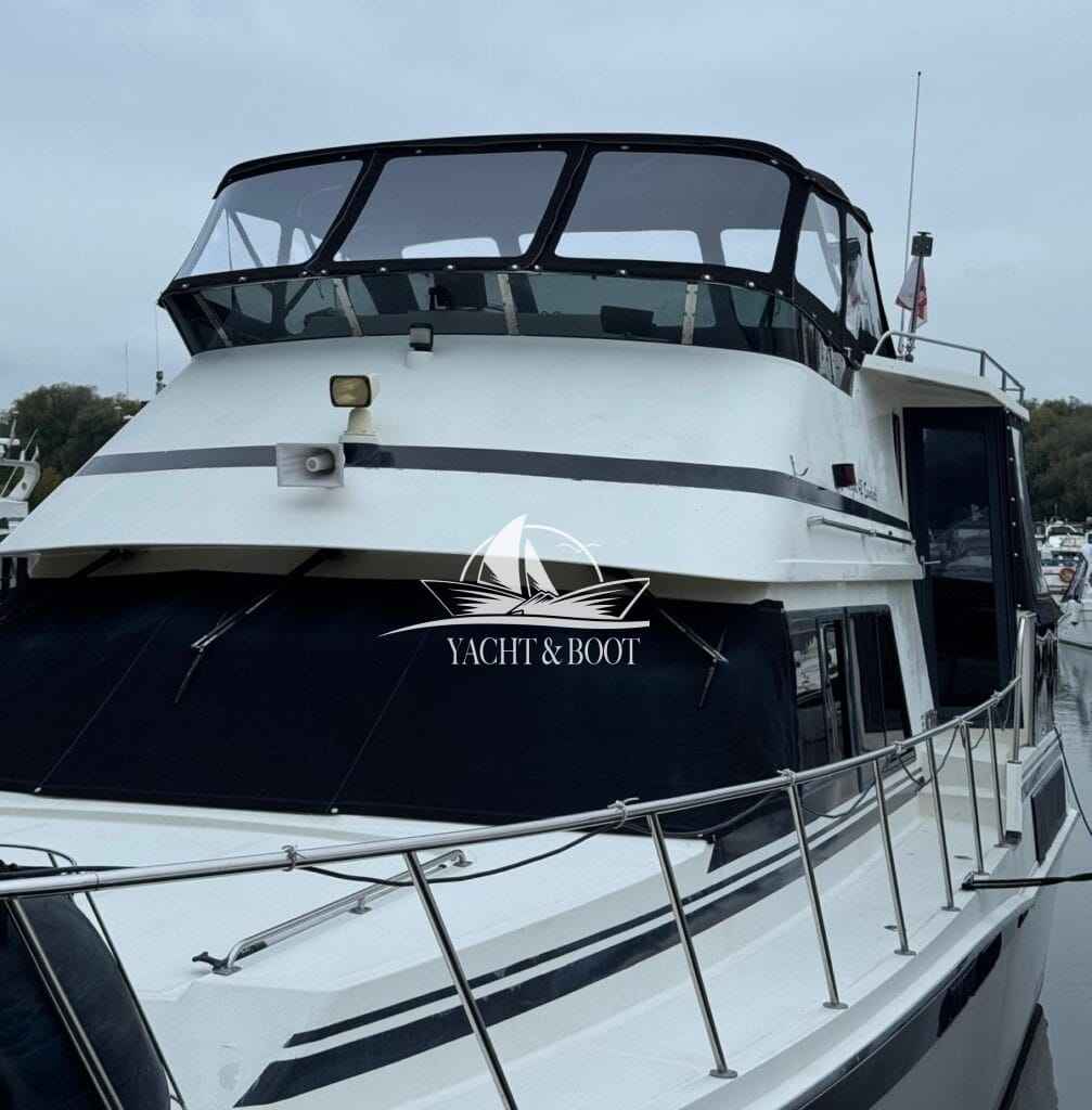Motorboot Camargue Yacht 42 Sundeck