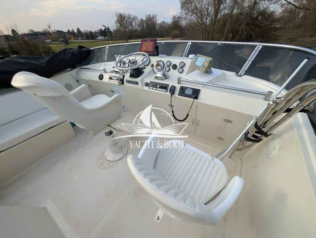 Motorboot Camargue Yacht 42 Sundeck
