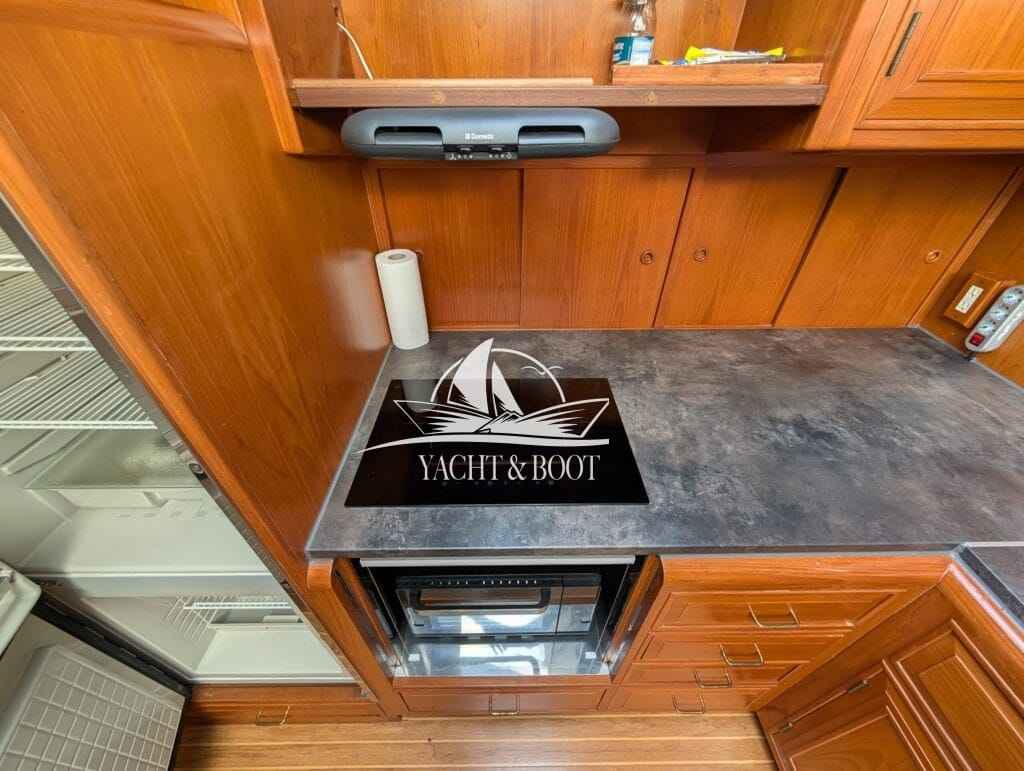 Motorboot Camargue Yacht 42 Sundeck