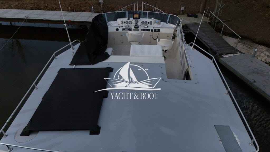 Motorboot Camargue Yacht 42 Sundeck