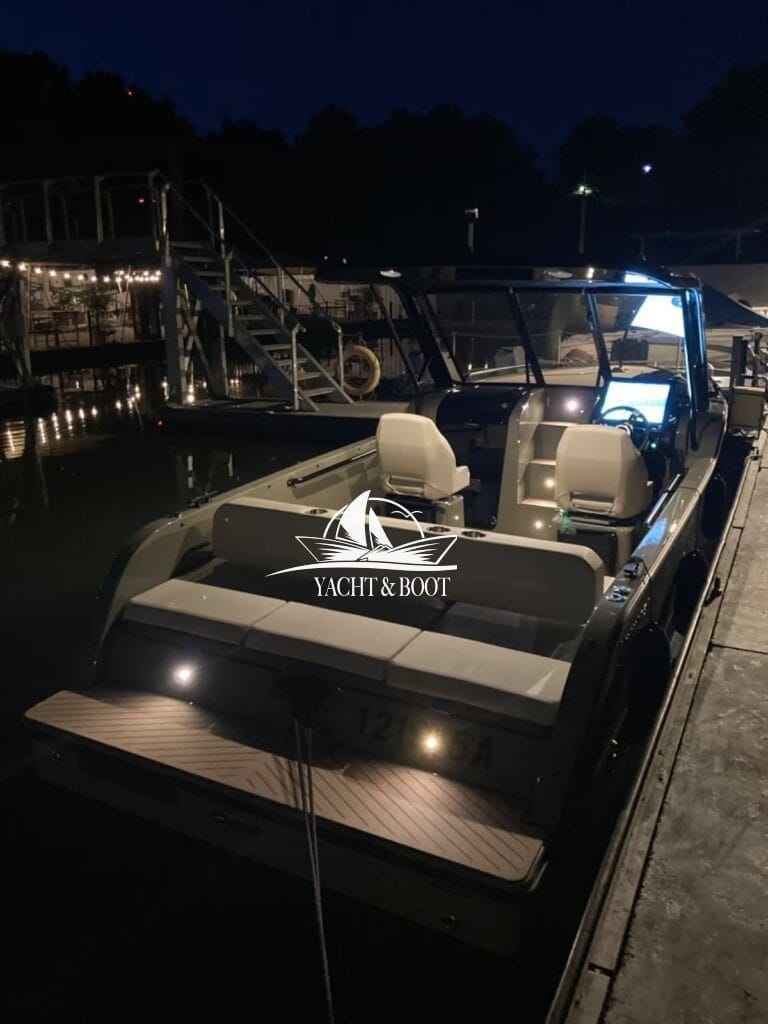 Motorboot X-Shore 1