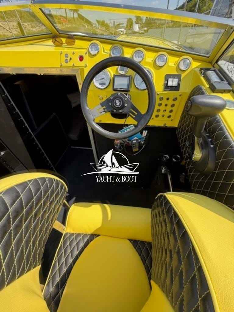 Motorboot Checkmate 281