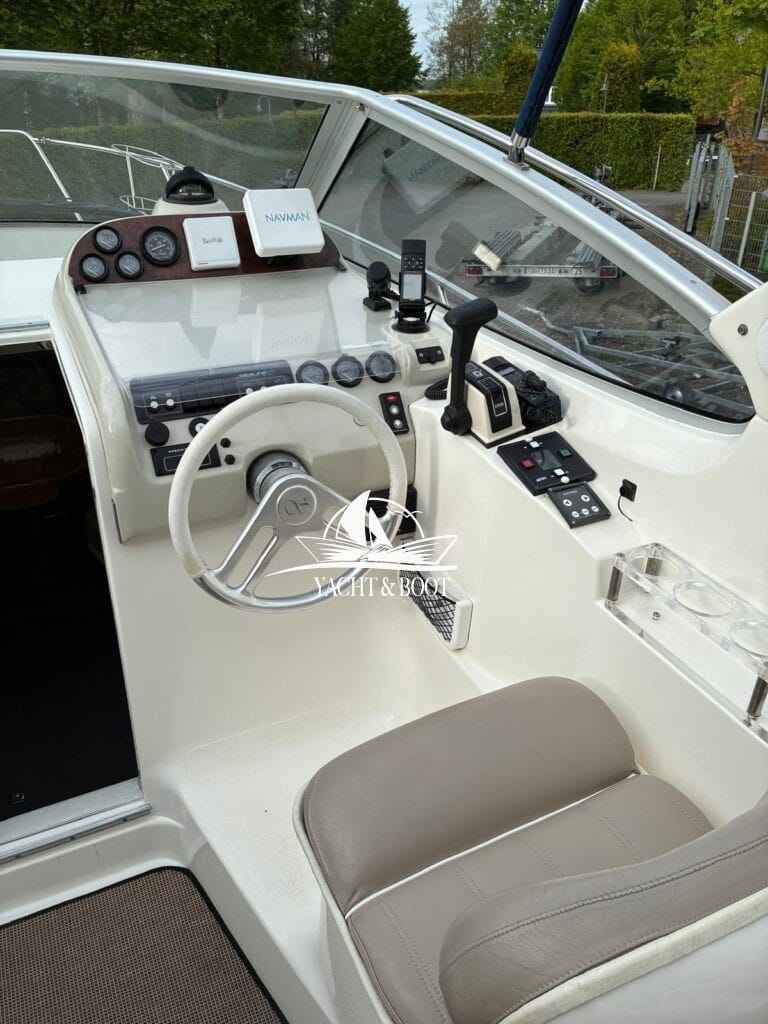 Motorboot Sealine S 270