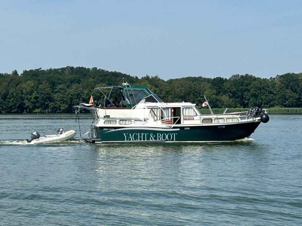 Motorboot Maxum Rubor 1100