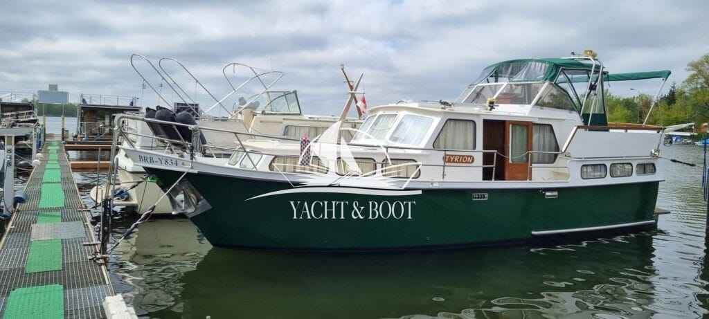 Motorboot Maxum Rubor 1100