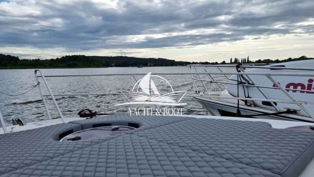 Motorboot Bavaria 33 Sport
