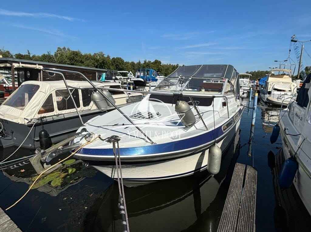 Motorboot Fairline Carrera 24