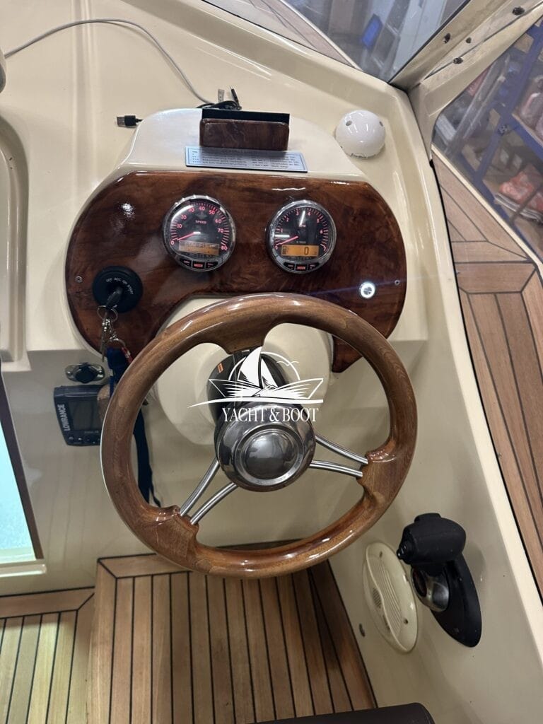 Motorboot Oud Huijzer 700 Cabine