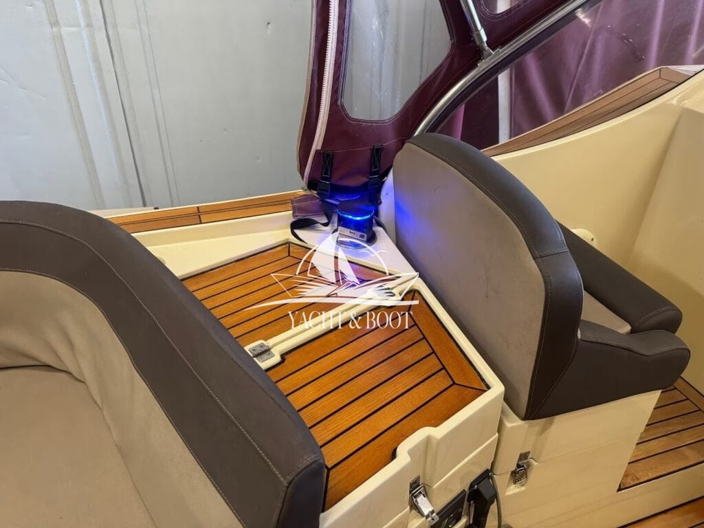 Motorboot Oud Huijzer 700 Cabine