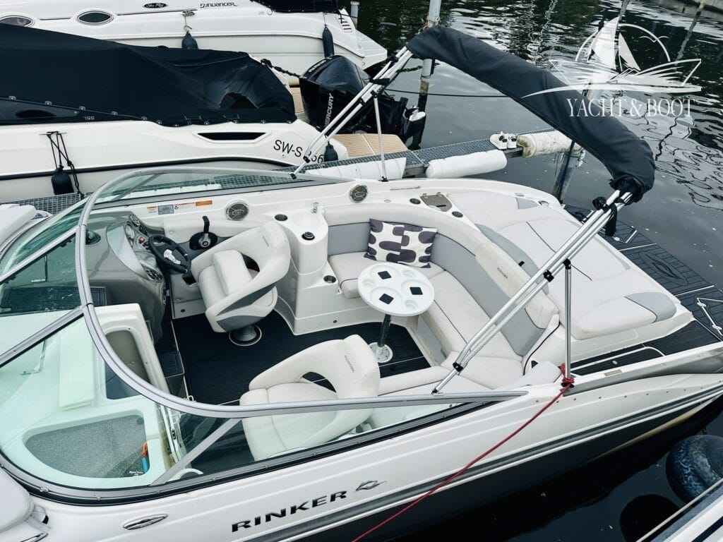 Motorboot Rinker 246 Captiva