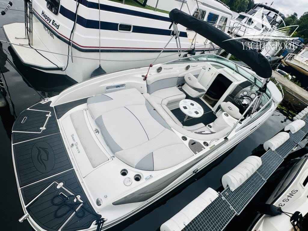 Motorboot Rinker 246 Captiva