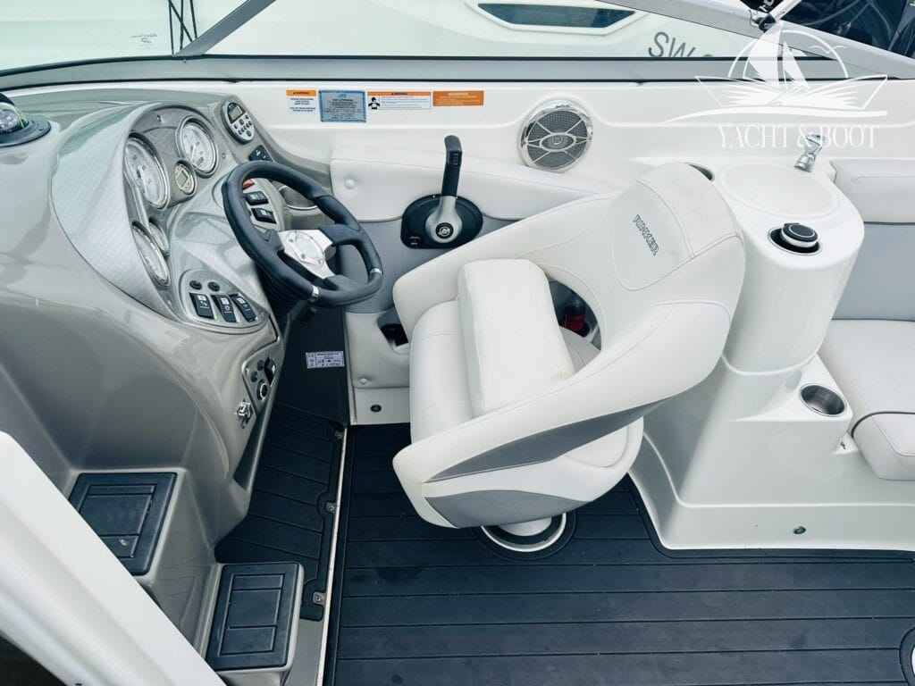 Motorboot Rinker 246 Captiva