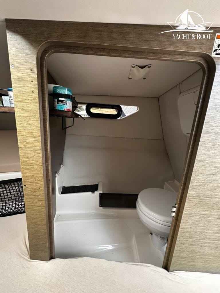 Motorboot Bayliner VR6 C