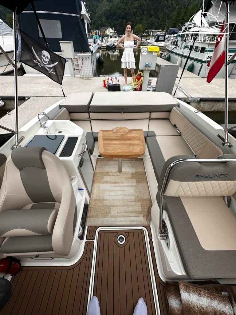 Motorboot Bayliner VR6 C