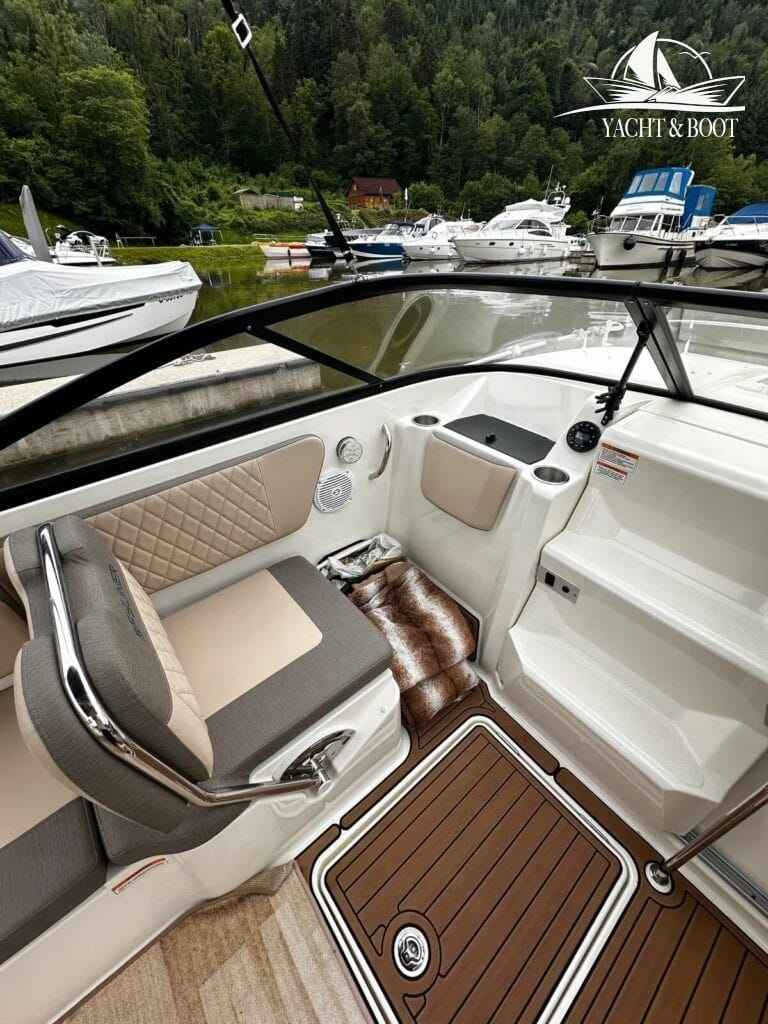 Motorboot Bayliner VR6 C