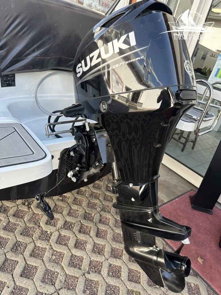 Motorboot Nerius 530