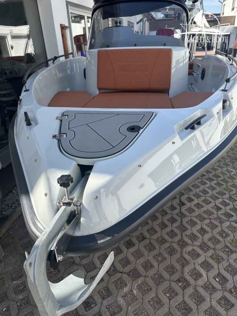 Motorboot Nerius 530