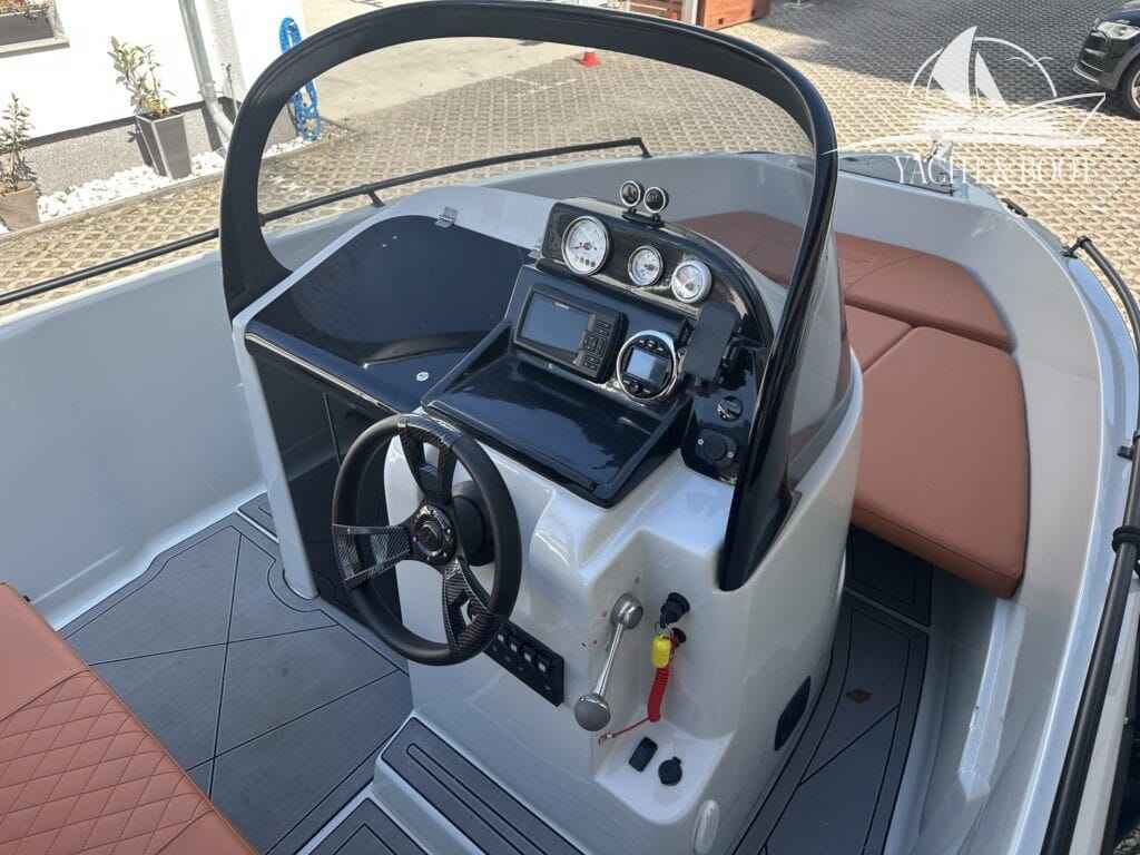 Motorboot Nerius 530