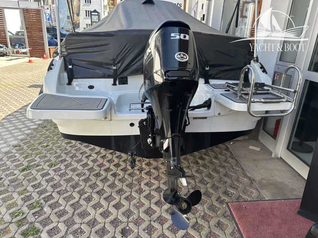 Motorboot Nerius 530