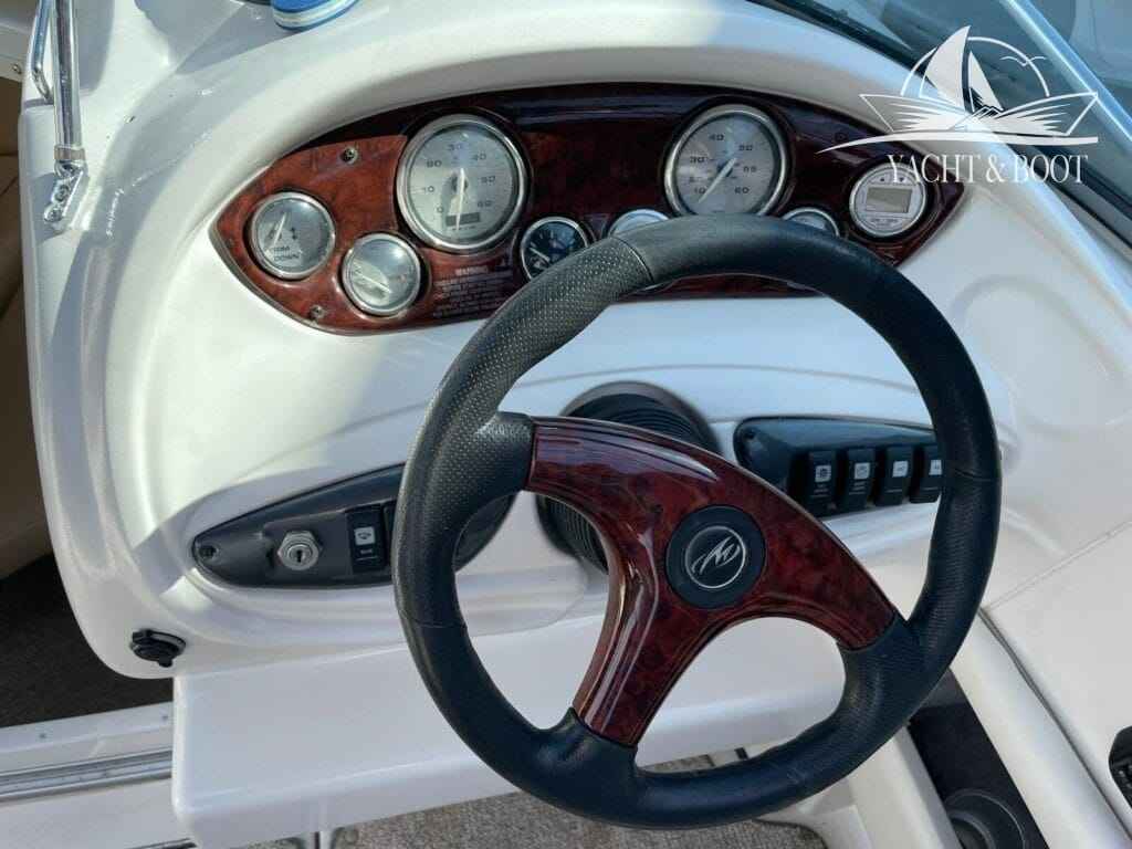 Motorboot Monterey Montura 218 LC