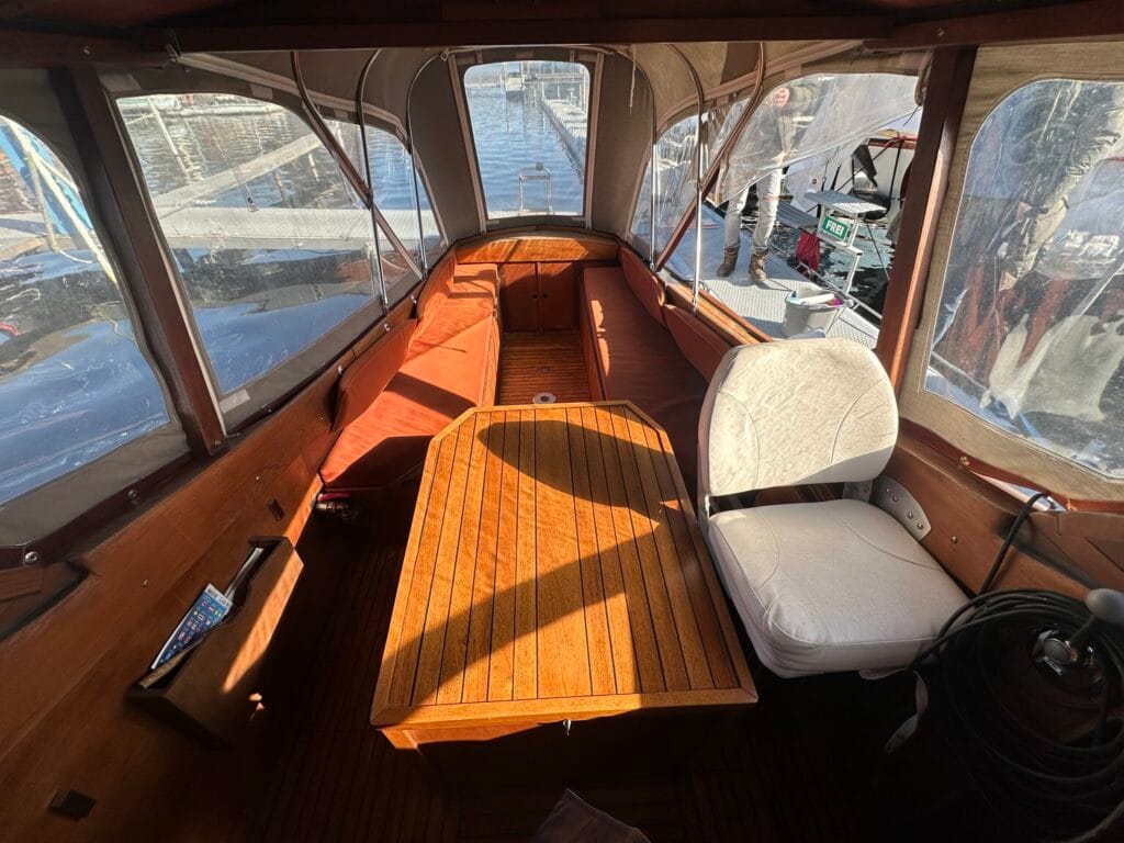 Motorboot Werftbau Backdecker 9.0