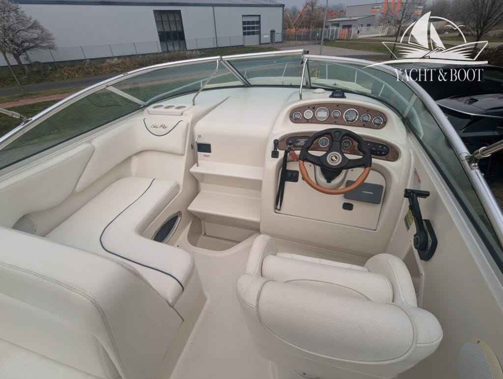 Motorboot Sea Ray 240 DA Sundancer