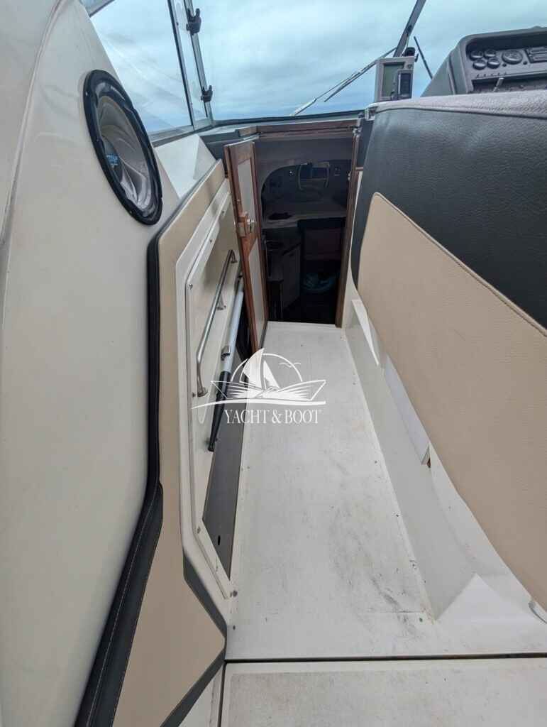 Motorboot Cruiser Yachts 3270 Esprit