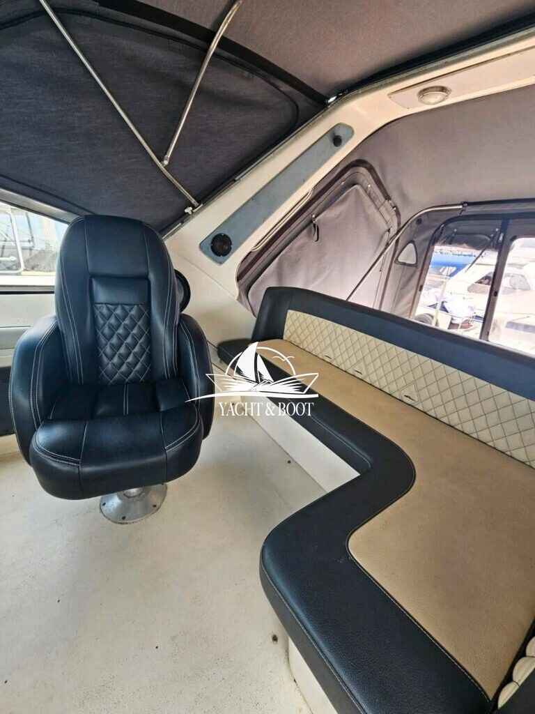 Motorboot Cruiser Yachts 3270 Esprit