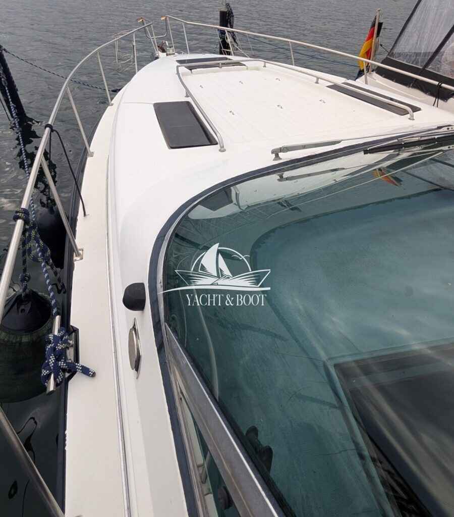 Motorboot Cruiser Yachts 3270 Esprit