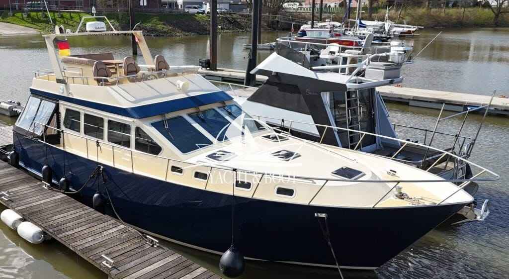 Motorboot Bruce Roberts Europe 1200