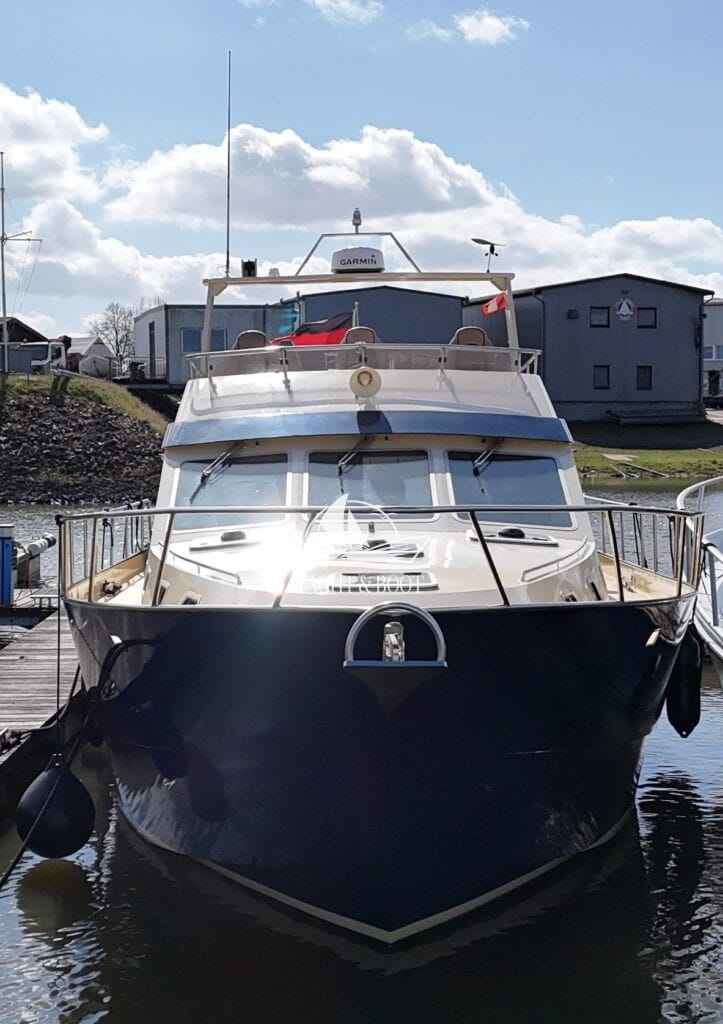 Motorboot Bruce Roberts Europe 1200