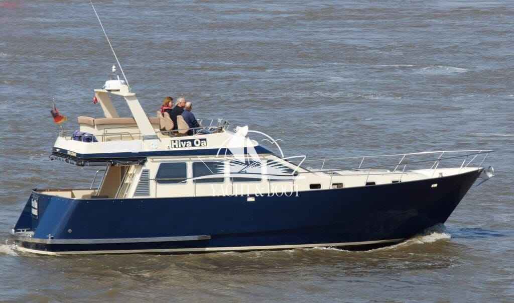 Motorboot Bruce Roberts Europe 1200
