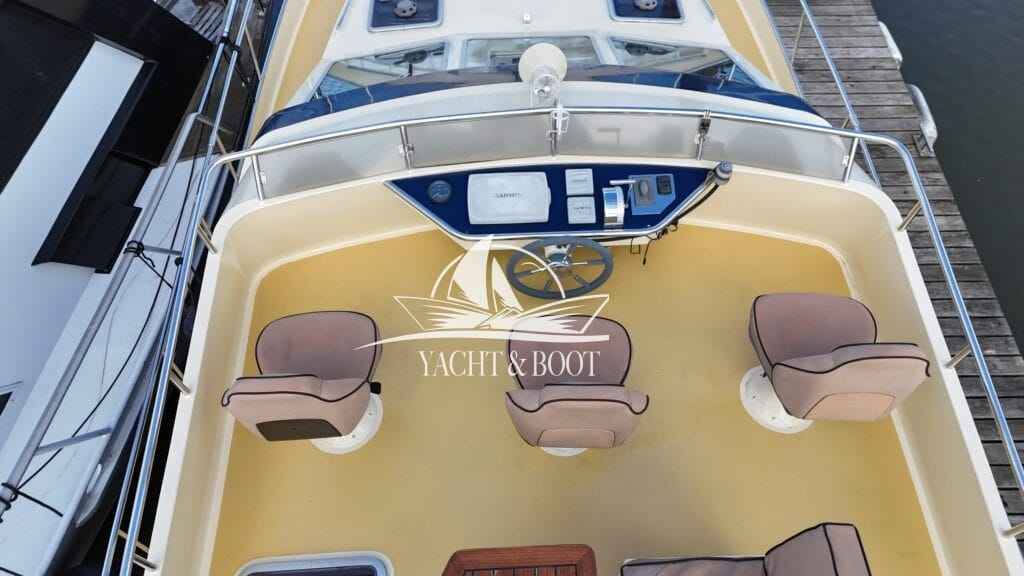 Motorboot Bruce Roberts Europe 1200