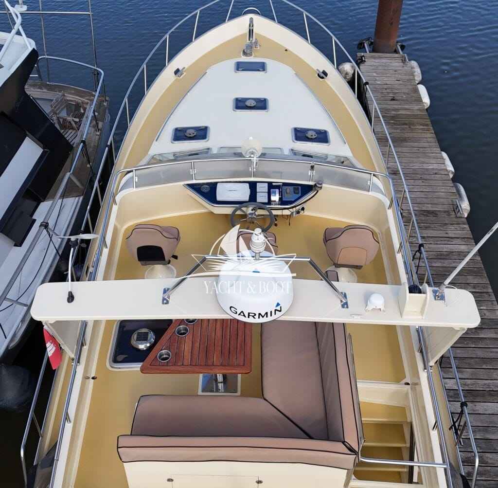 Motorboot Bruce Roberts Europe 1200