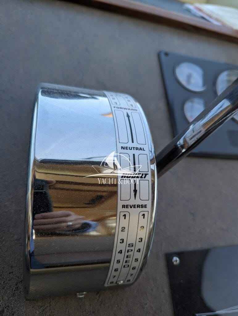 Motorboot Bruce Roberts Europe 1200