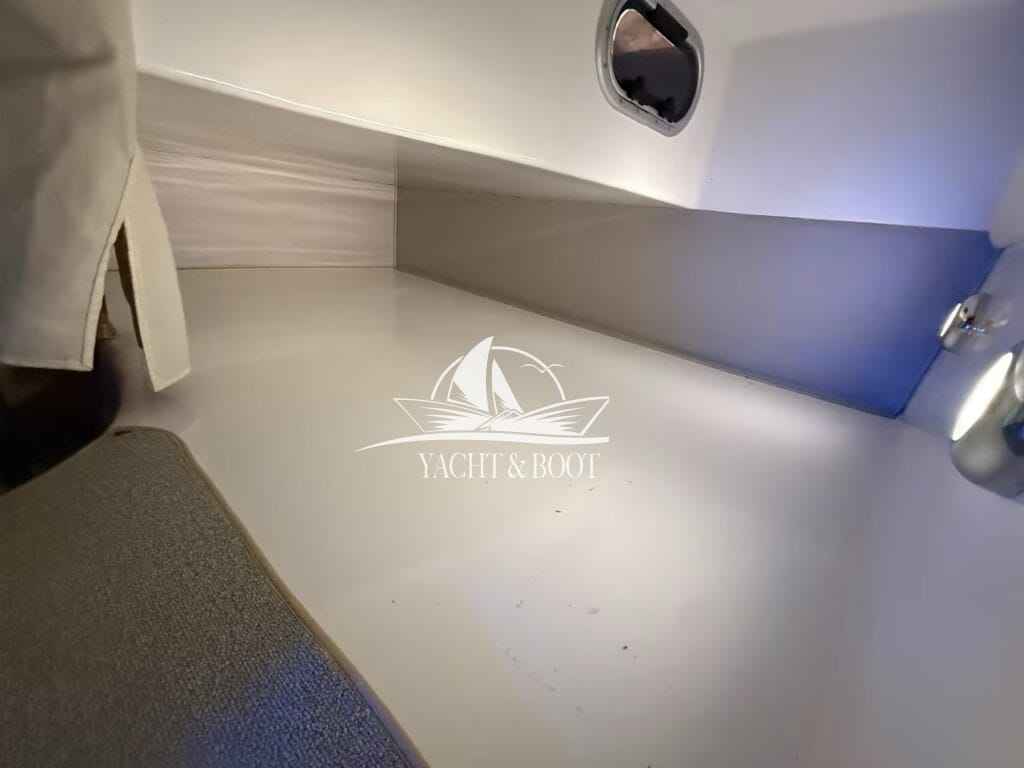 Motorboot Saver 690 Cabin