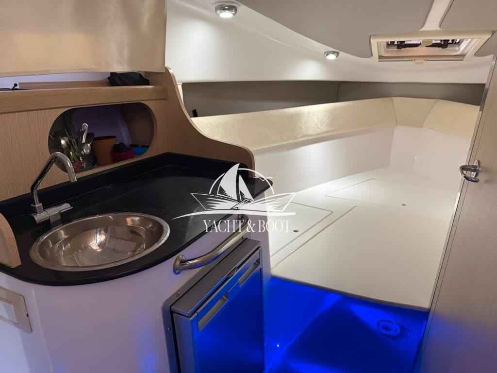 Motorboot Saver 690 Cabin