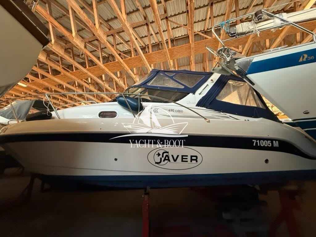 Motorboot Saver 690 Cabin