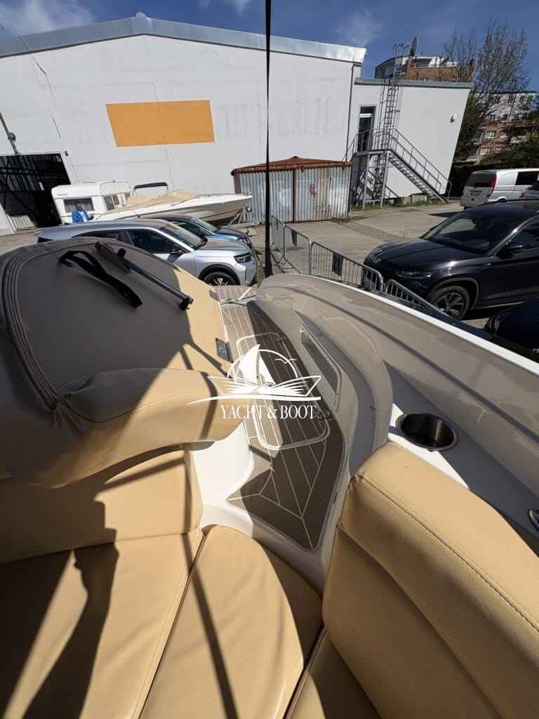 Motorboot Rinker 246 Captiva CC