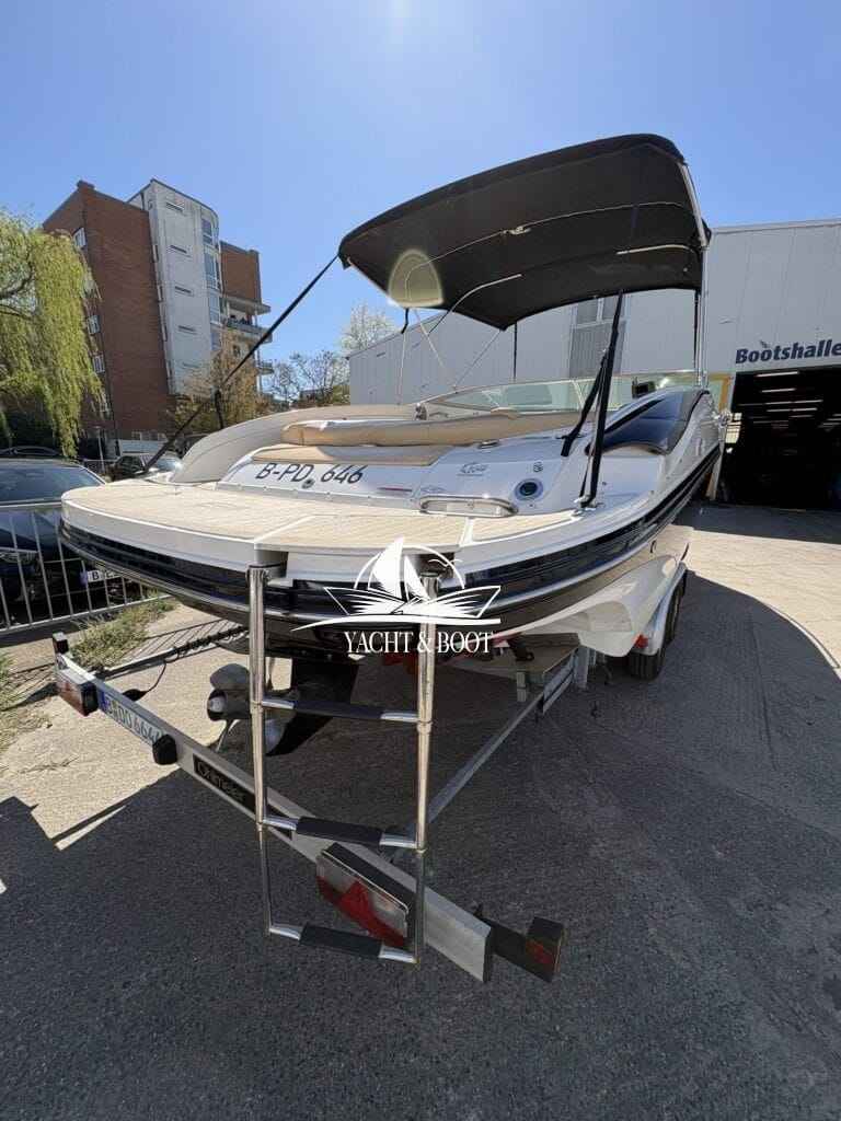 Motorboot Rinker 246 Captiva CC