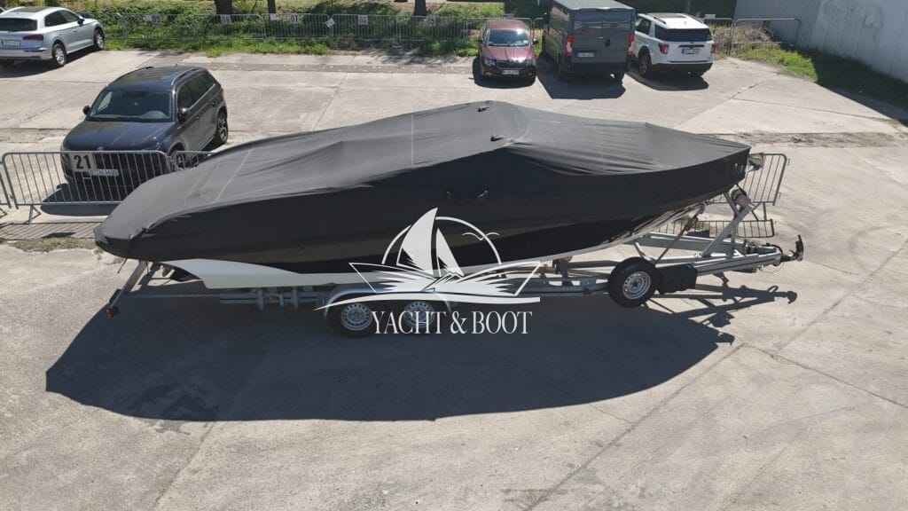 Motorboot Rinker 246 Captiva CC